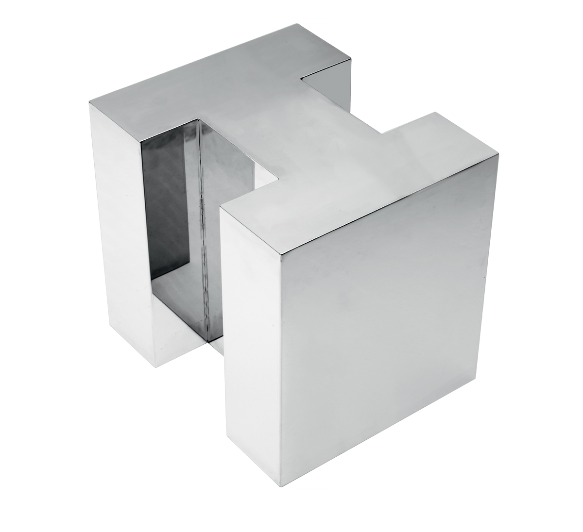 Приставной столик LETTER I Andrew Martin, стоимость 48 000 руб. 