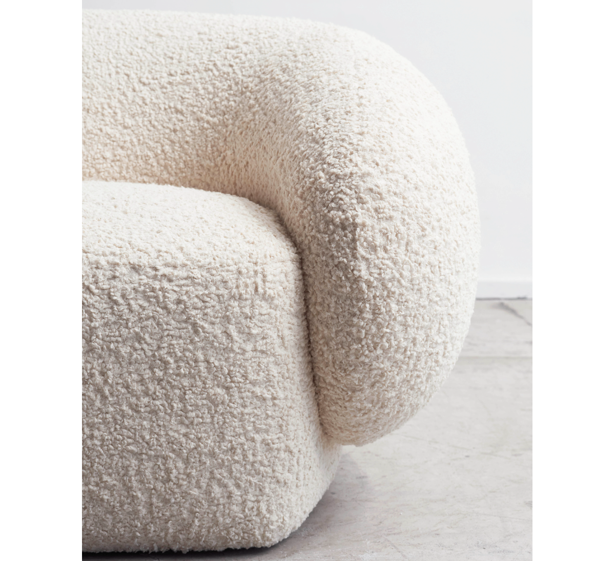 Кресло KARMA Andrew Martin, стоимость 235 410 руб.  Фотография 4