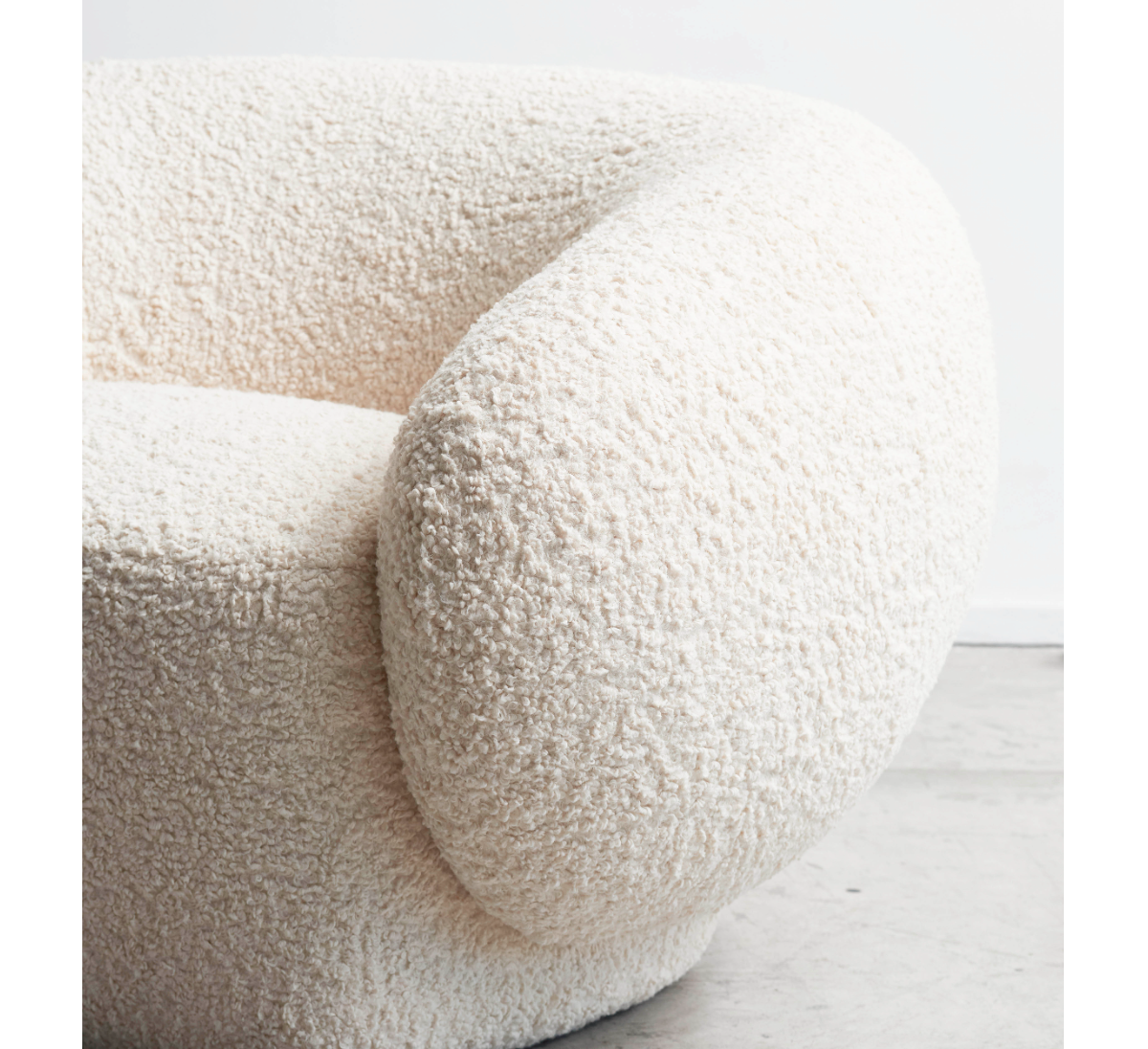 Кресло KARMA Andrew Martin, стоимость 235 410 руб.  Фотография 1