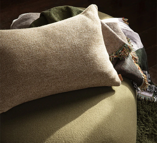 Подушка из шерсти мериноса Roy Sugar Kelp Ferm Living, стоимость 16 600 руб.  Фотография 1