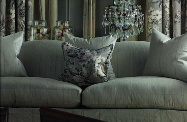 Элегантные подарки к 8 марта в шоу-руме Andrew Martin