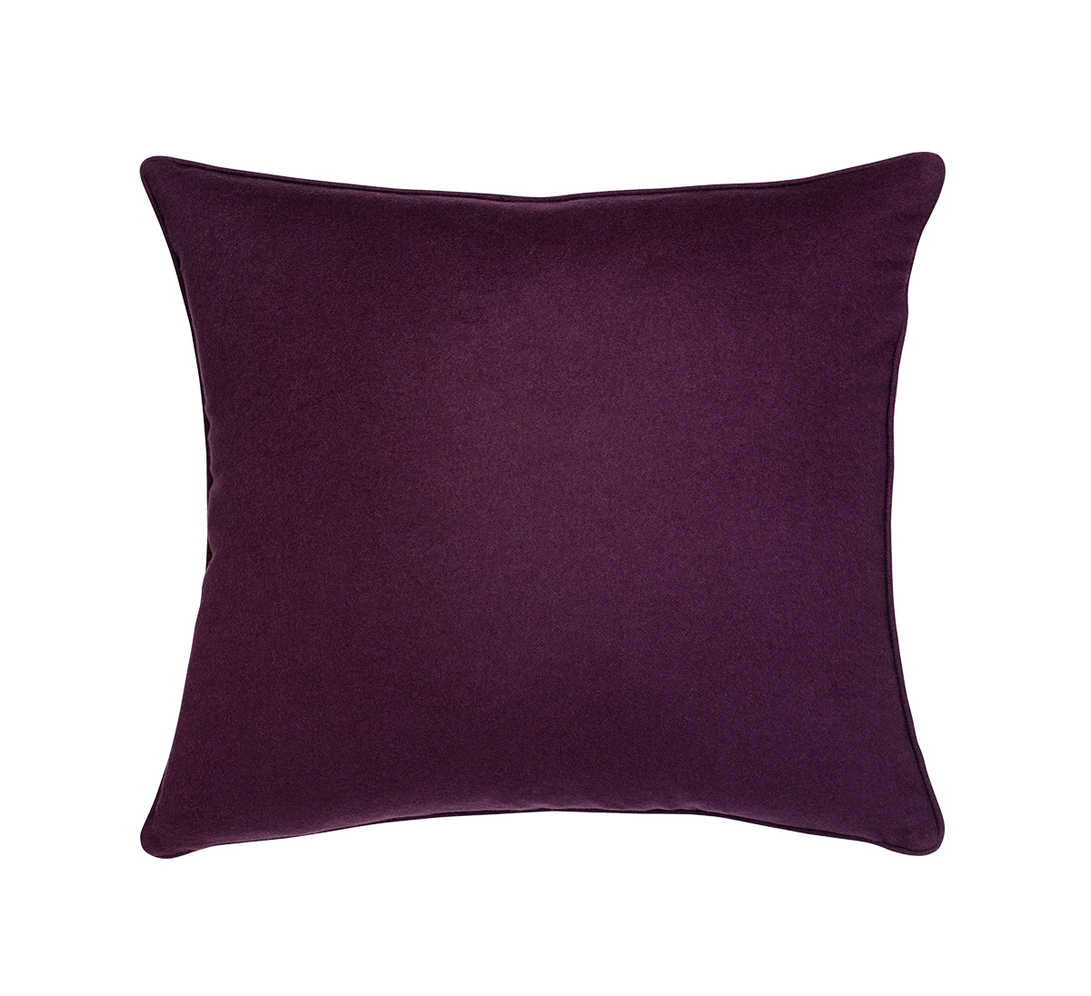 Подушка The Classic Cashmere Wineberry De Le Cuona, стоимость 96 030 руб.